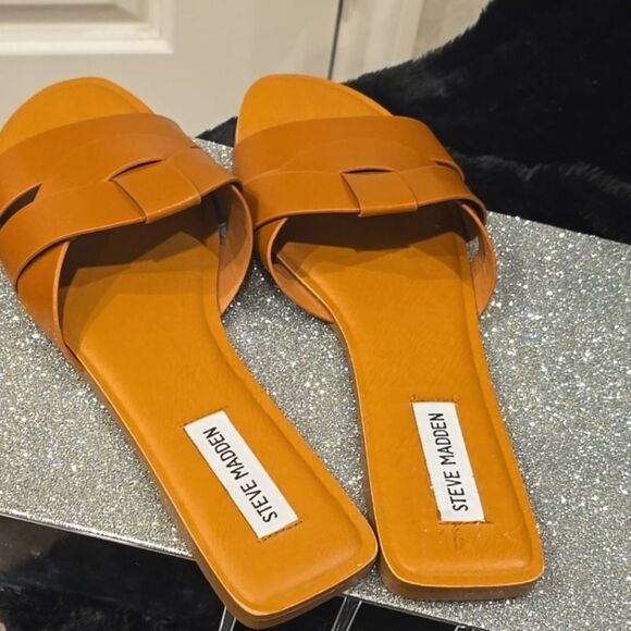 Steve Madden Vivian Tan Leather Sandals - Picture 10 of 11